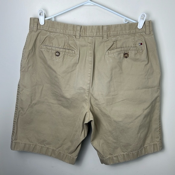 Tommy Hilfiger Tan Khaki Shorts Size 36 - Picture 2 of 5